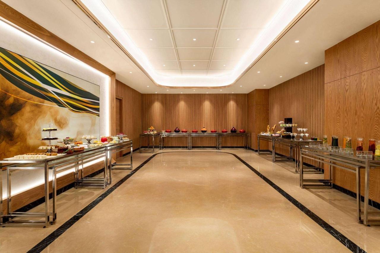 Ramada Encore By Wyndham Indore Nipania Kültér fotó