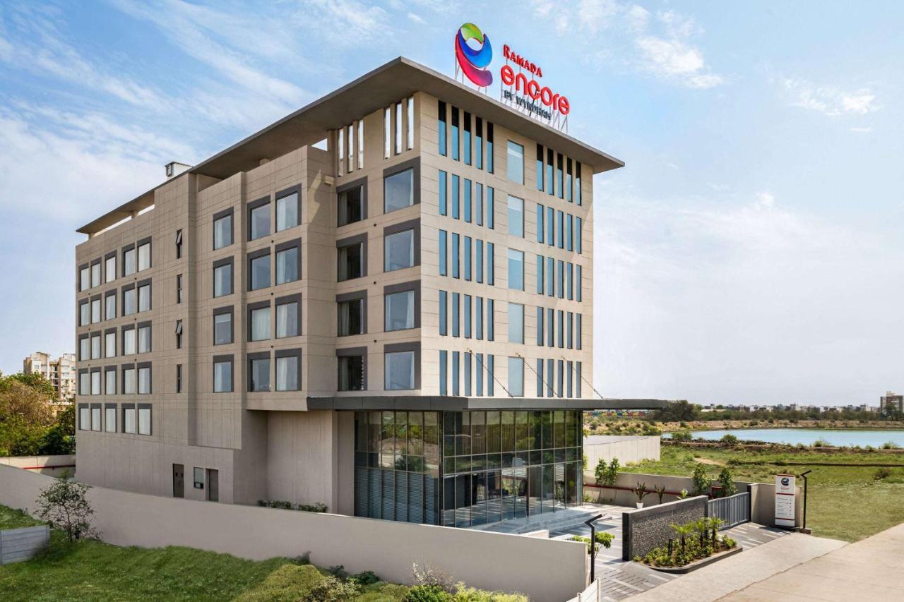 Ramada Encore By Wyndham Indore Nipania Kültér fotó