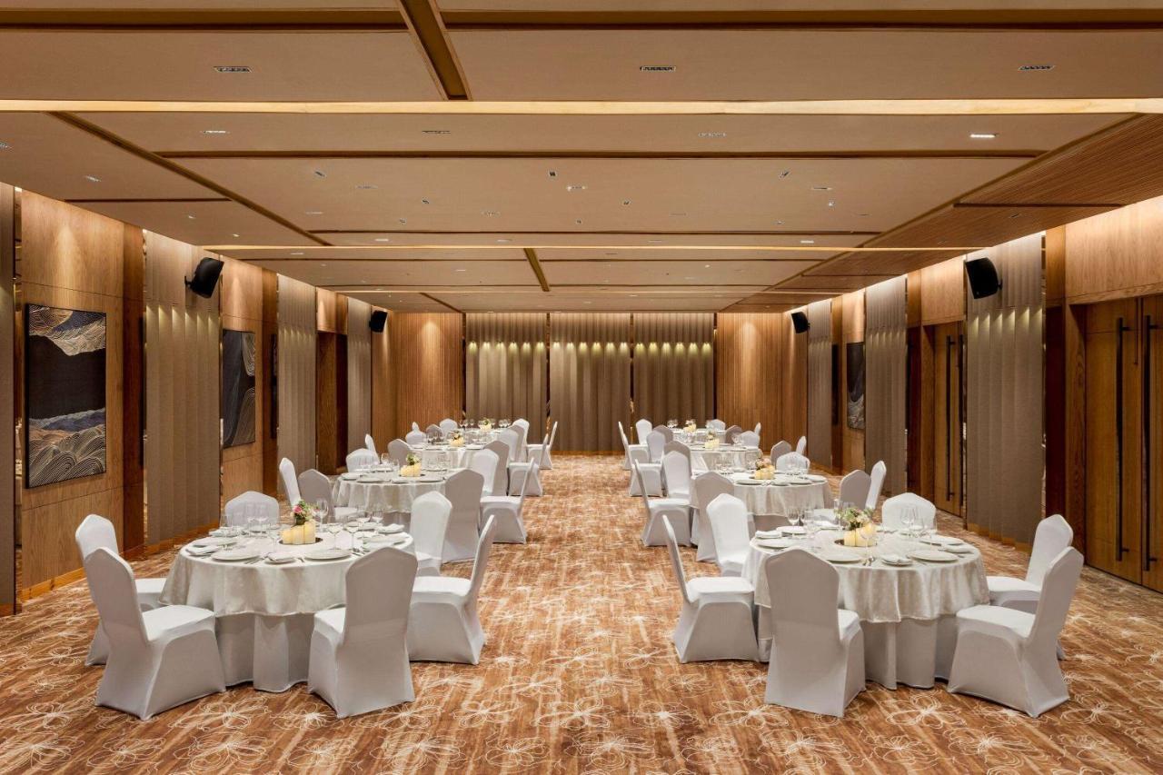 Ramada Encore By Wyndham Indore Nipania Kültér fotó